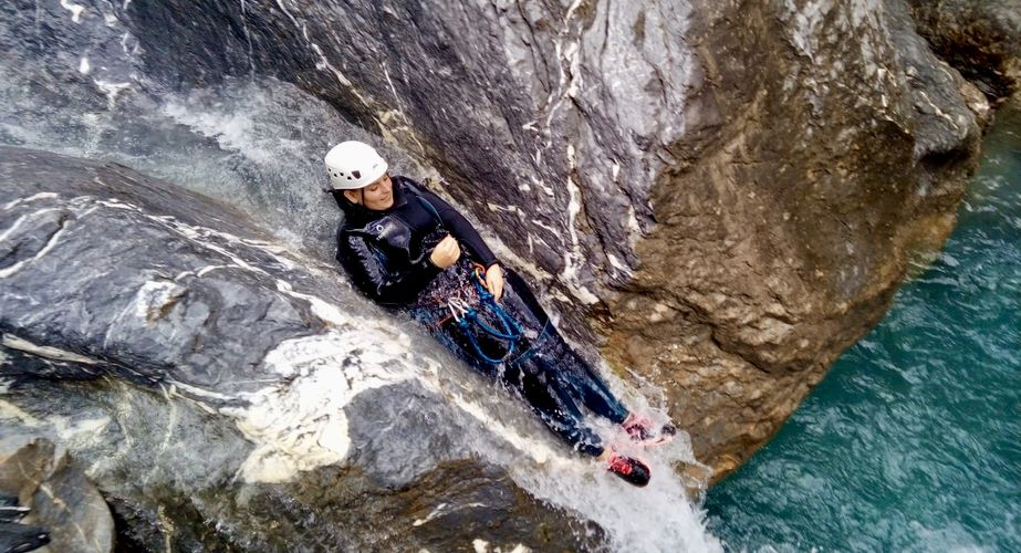 Glijden tijdens canyoning Glijden tijdens canyoning